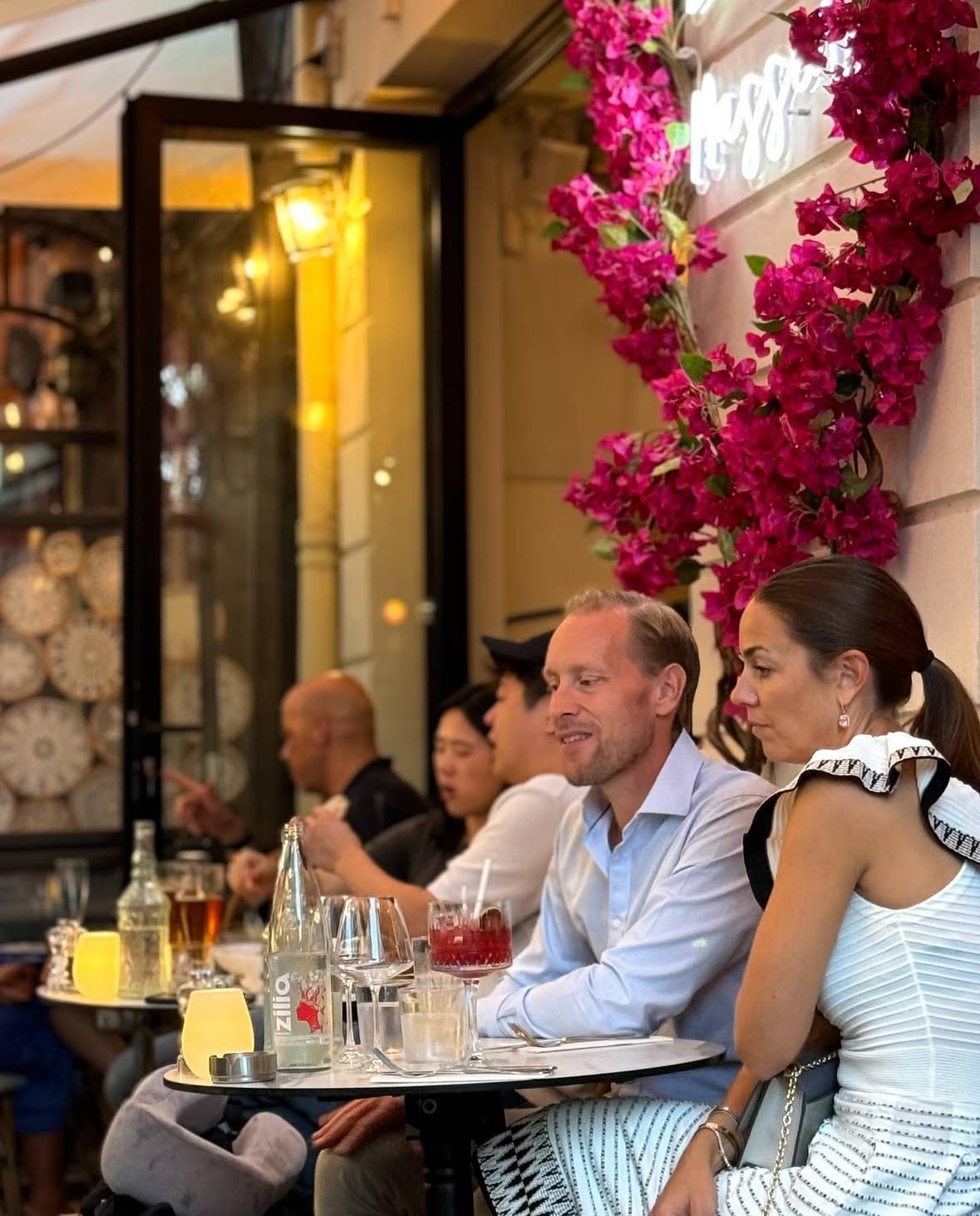 Restaurant avec extérieur à Nice : Déjeuner en extérieur à proximité des plage de la promenade des Anglais et de de la Coulée verte